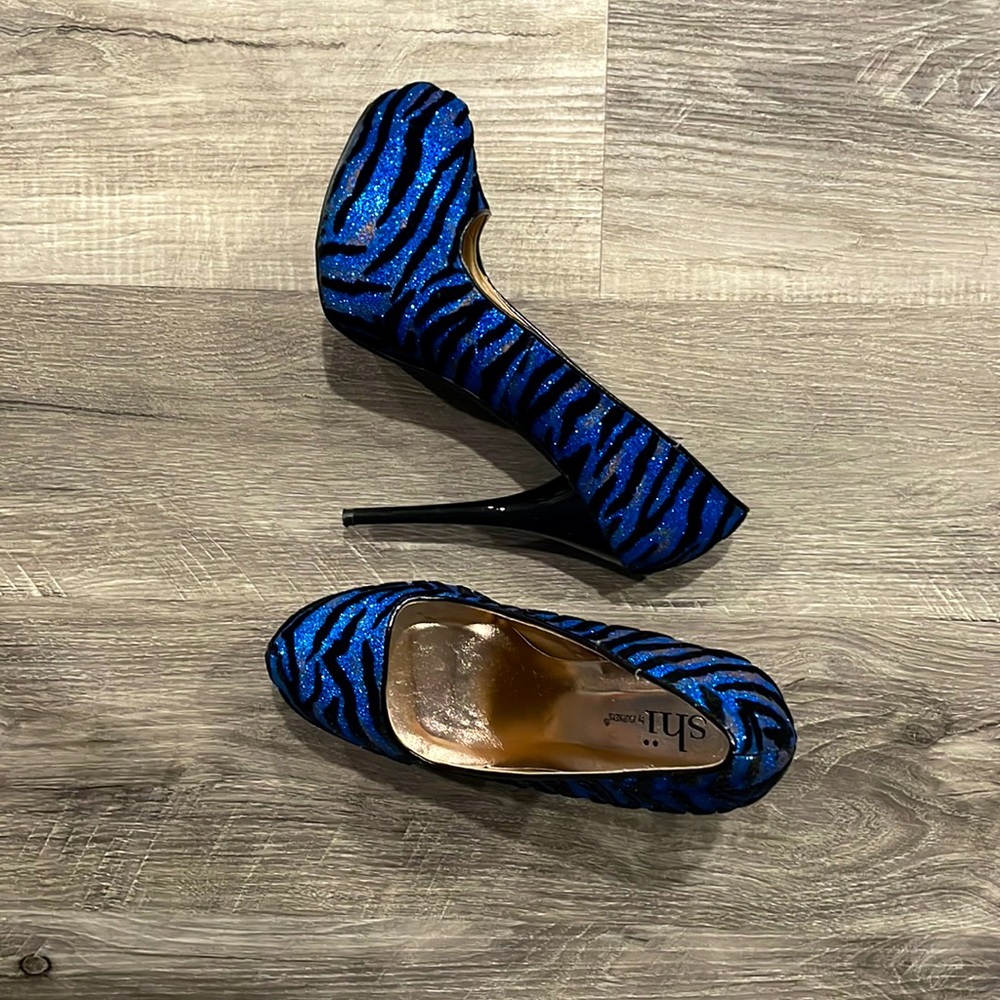 Shi blue zebra heels